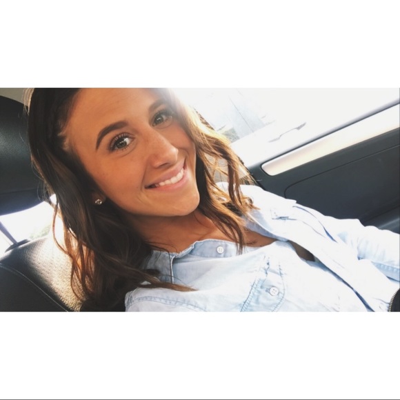 Meet your Posher, Mackenzie - Picture 1 of 1